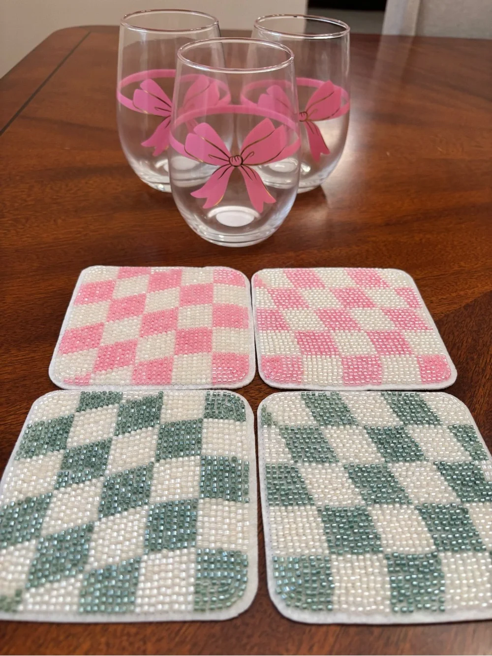 Pink Bow Stemless Glasses with Beaded Checkerboard Coasters